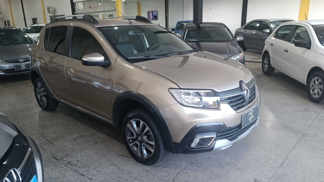 RENAULT SANDERO STEP ICONIC AUT. 19/20 | R & F MOTORS | Portal OBusca