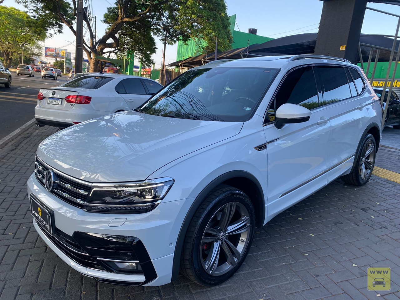 VOLKSWAGEN TIGUAN ALLSPACE R-LINE