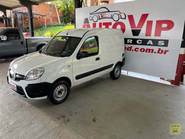 RENAULT KANGOO EXPRESS 1.6 17/18 | AUTOVIP MULTIMARCAS | Portal OBusca