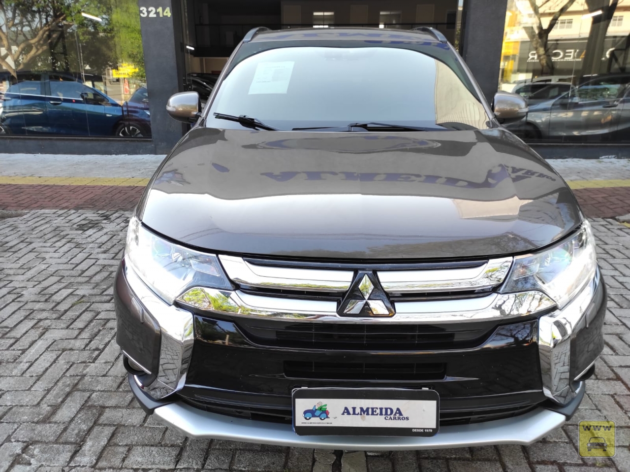 MITSUBISHI OUTLANDER 2.2. Veículo ALMEIDA CARROS