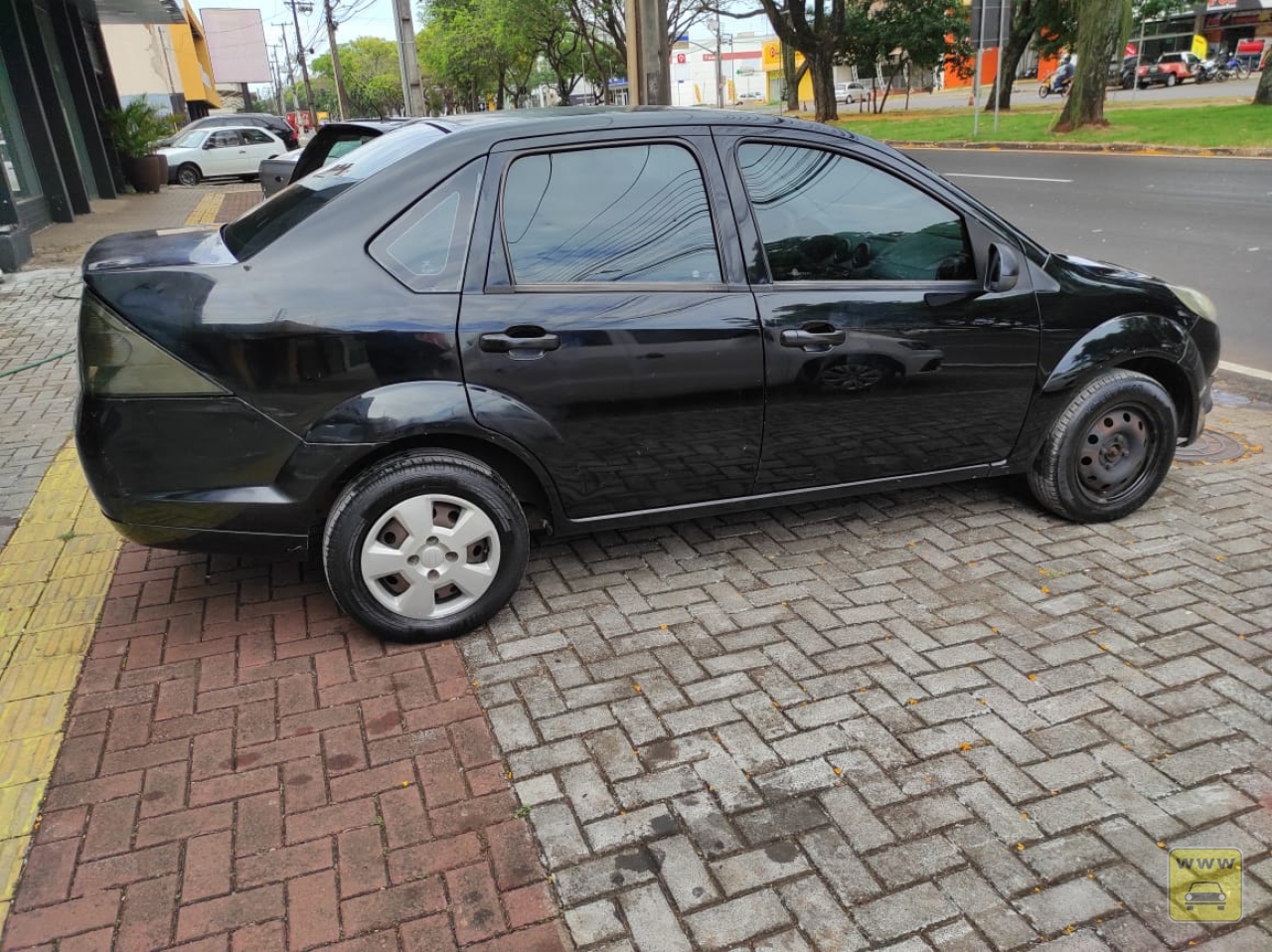 FORD FIESTA sedan 1.6. Veículo ALMEIDA CARROS