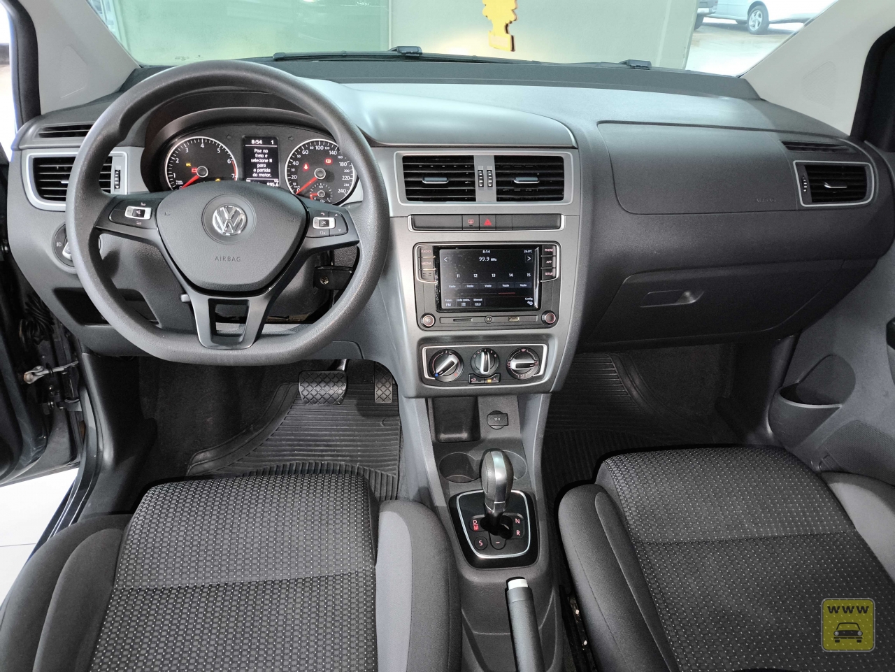 VOLKSWAGEN FOX CONNECT 1.6 I MOTION