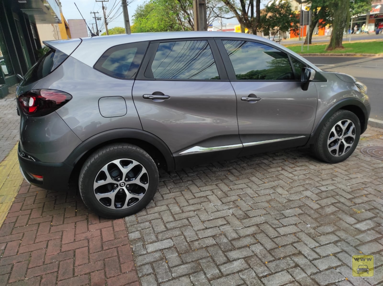 RENAULT CAPTUR 1.6 INTENSE BOSE. Veículo ALMEIDA CARROS