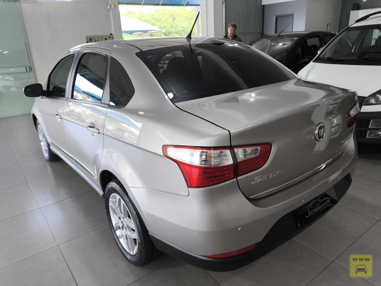 FIAT Grand Siena ESSENCE 1.6 AUTOMATI