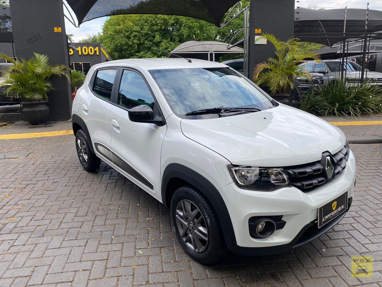 RENAULT KWID INTENSE