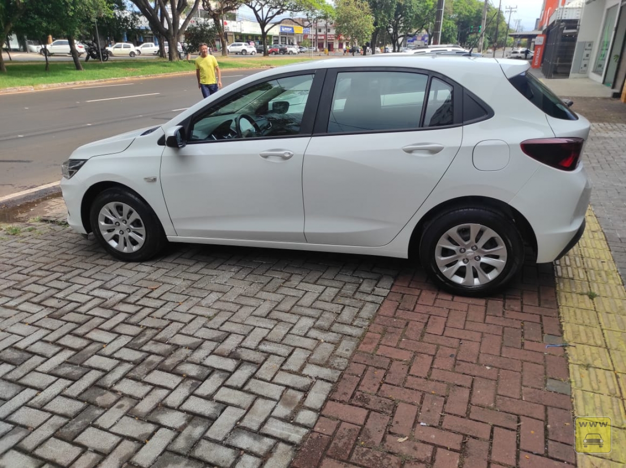 CHEVROLET ONIX 10MT LT. Veículo ALMEIDA CARROS