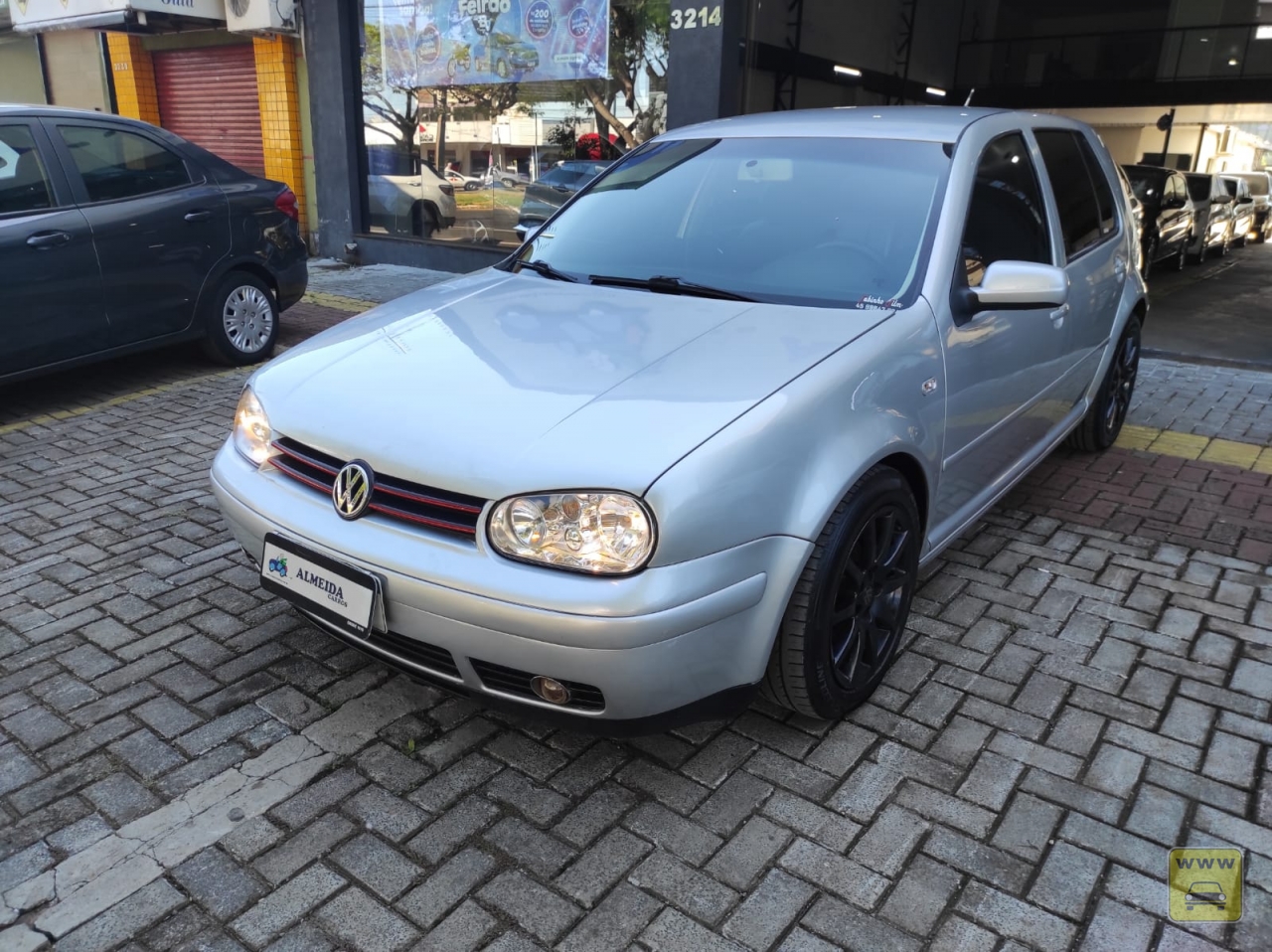 VOLKSWAGEN GOLF GENERATION. Veículo ALMEIDA CARROS