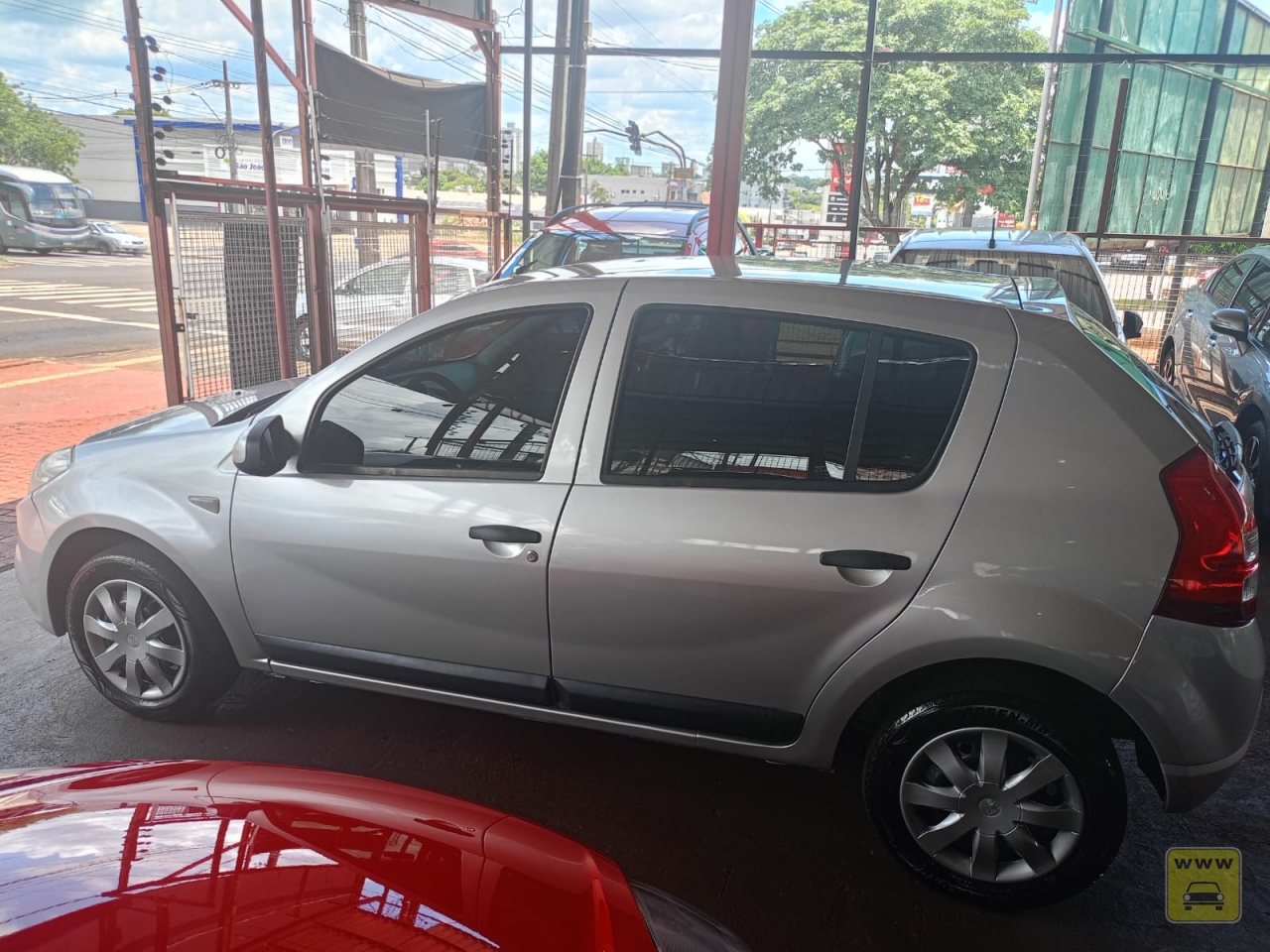 RENAULT SANDERO EXP 1.6. Veículo D1 Multimarcas