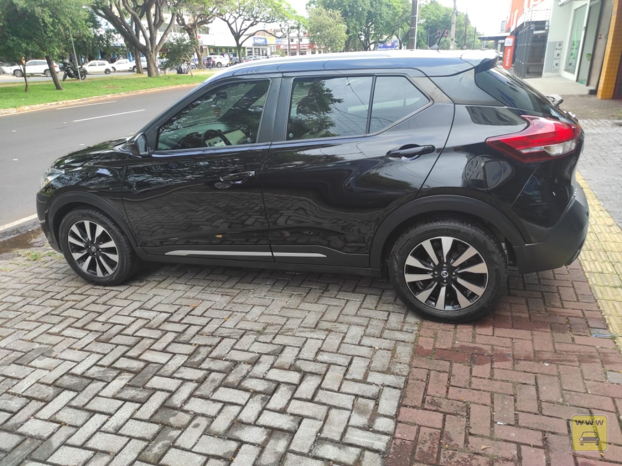 NISSAN KICKS SC CVT 3. Veículo ALMEIDA CARROS