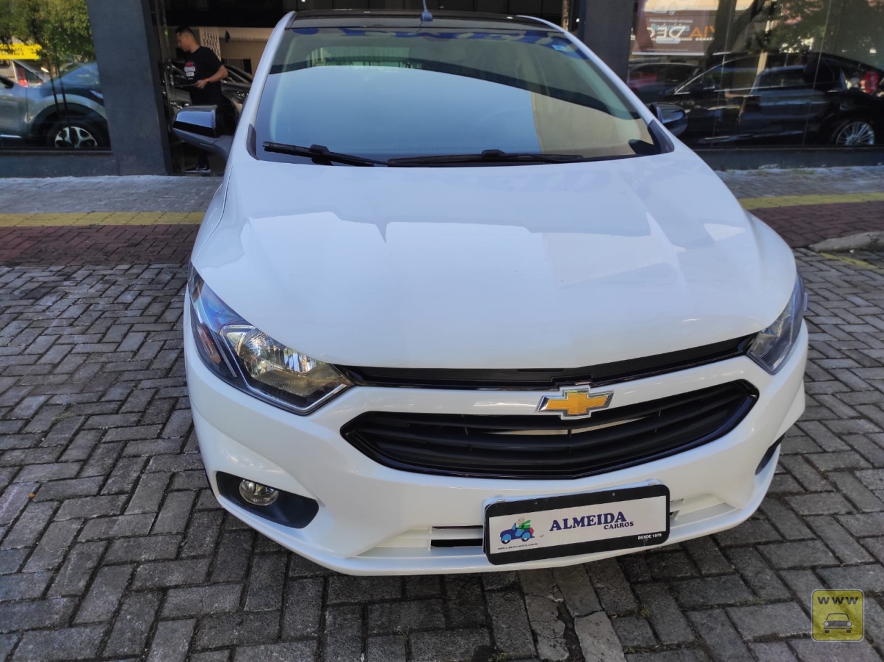 CHEVROLET ONIX 1.4 MT EFF. Veículo ALMEIDA CARROS