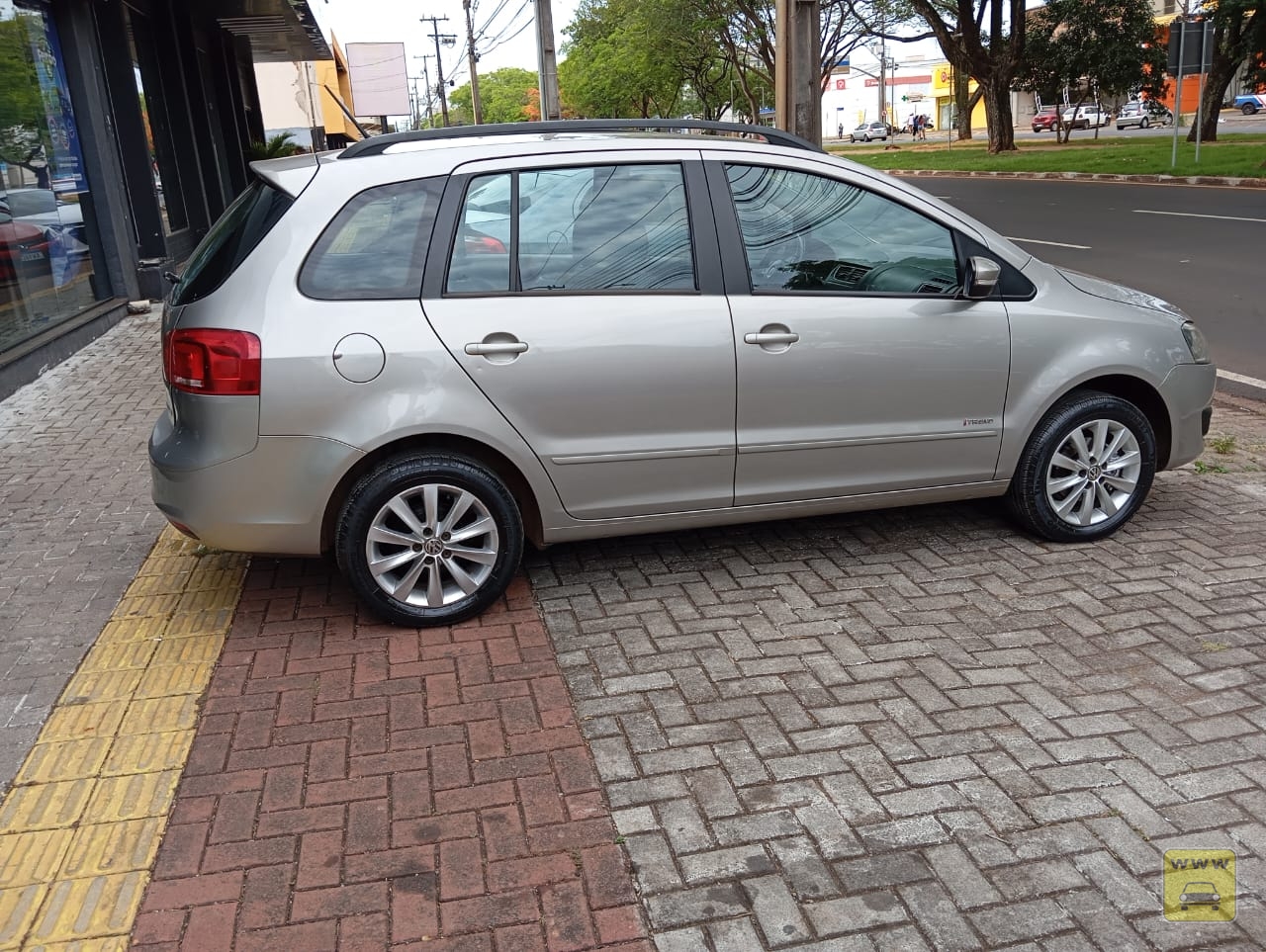 VOLKSWAGEN SPACEFOX TREND GII. Veículo ALMEIDA CARROS