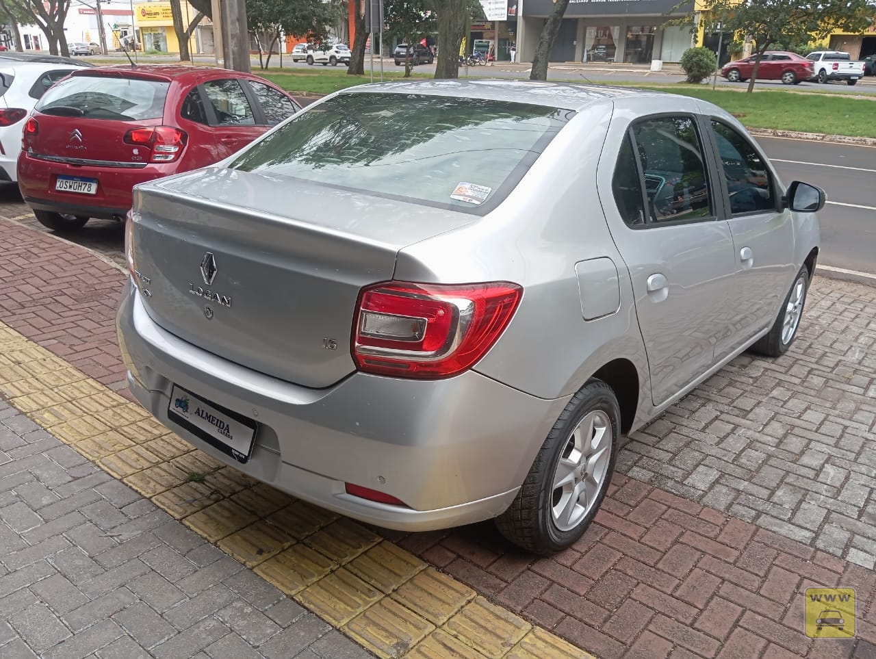 RENAULT LOGAN DINAMIQUE 1.6. Veículo ALMEIDA CARROS