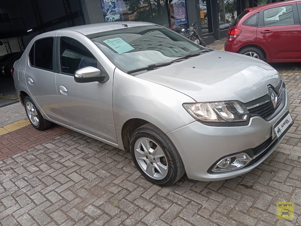 RENAULT LOGAN DINAMIQUE 1.6. Veículo ALMEIDA CARROS