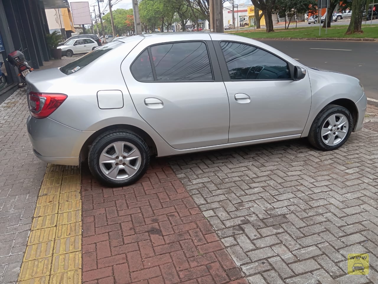 RENAULT LOGAN DINAMIQUE 1.6. Veículo ALMEIDA CARROS