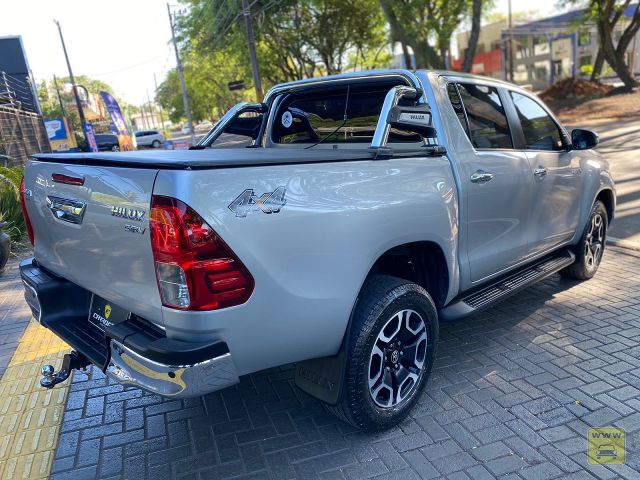 TOYOTA HILUX CD SRV 4X4