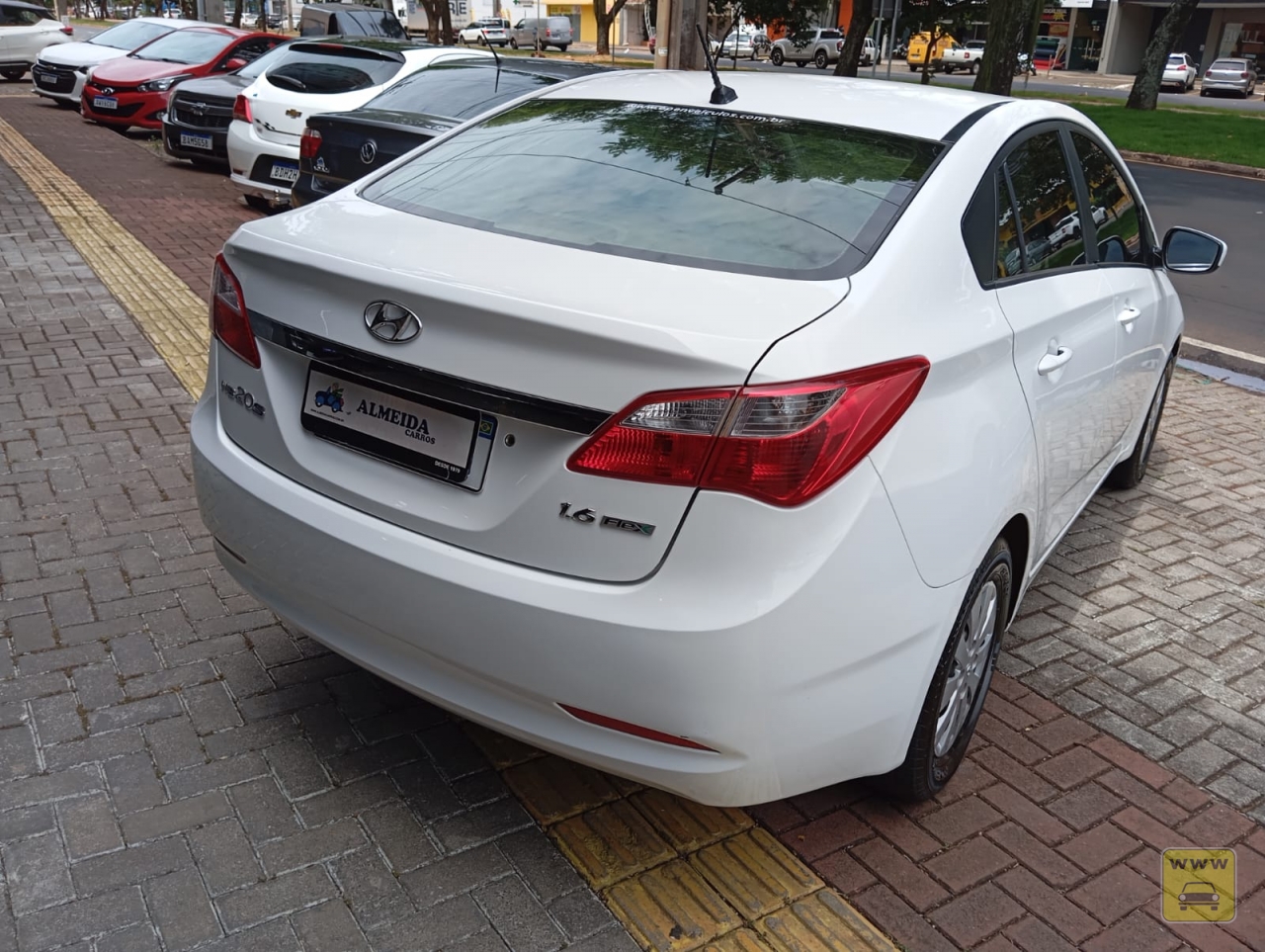 HYUNDAI HB20S 1.6M. Veículo ALMEIDA CARROS