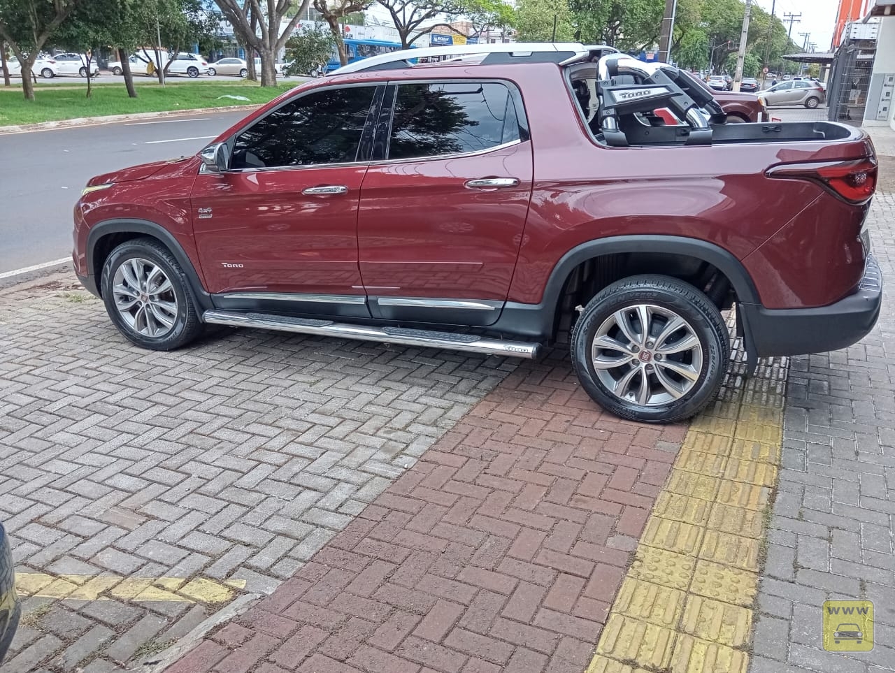 FIAT TORO VOLCANO AT D4. Veículo ALMEIDA CARROS