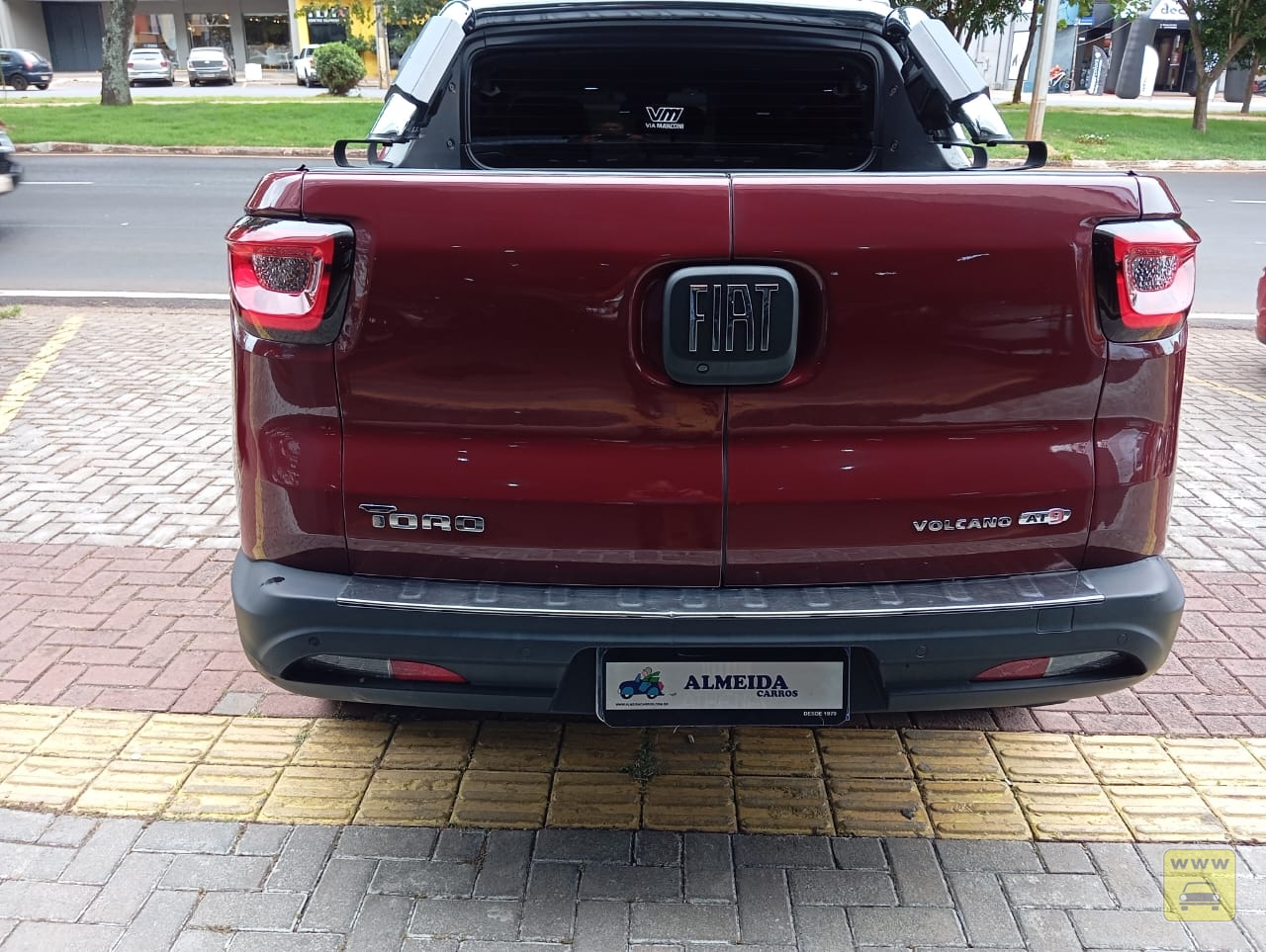 FIAT TORO VOLCANO AT D4. Veículo ALMEIDA CARROS