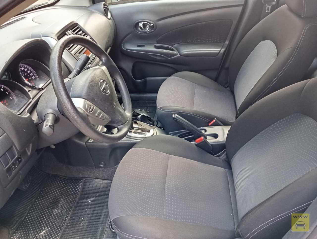 NISSAN VERSA 16 SV CVT. Veículo ALMEIDA CARROS