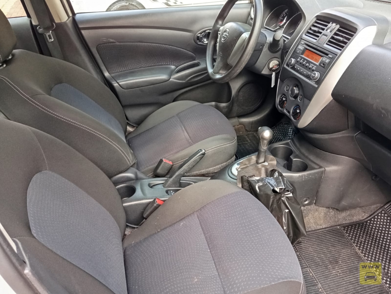 NISSAN VERSA 16 SV CVT. Veículo ALMEIDA CARROS