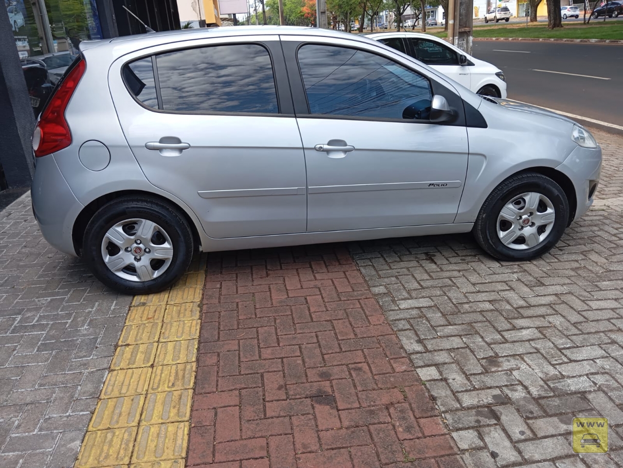 FIAT PALIO attractive  1,4. Veículo ALMEIDA CARROS