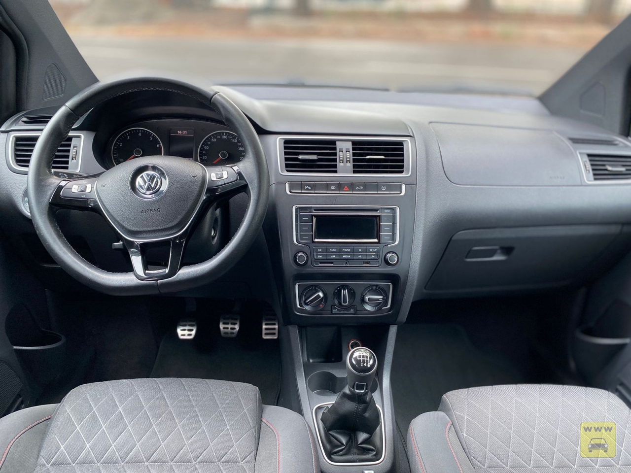 VOLKSWAGEN CROSSFOX