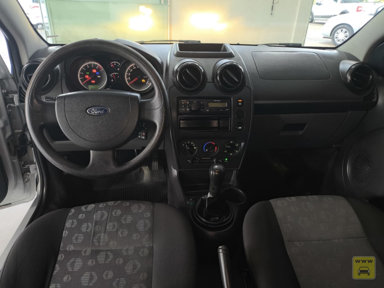 FORD FIESTA 1.0 ROCAM HATCH 8V FLEX 4P MANUAL