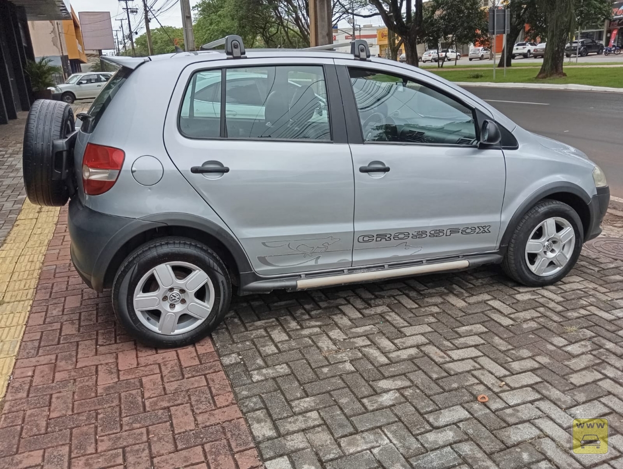 VOLKSWAGEN CROSSFOX. Veículo ALMEIDA CARROS