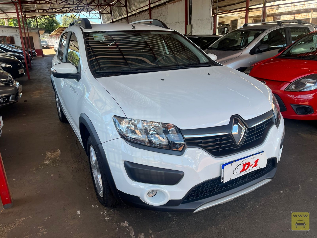 RENAULT SANDERO STEPWAY 1.6. Veículo D1 Multimarcas