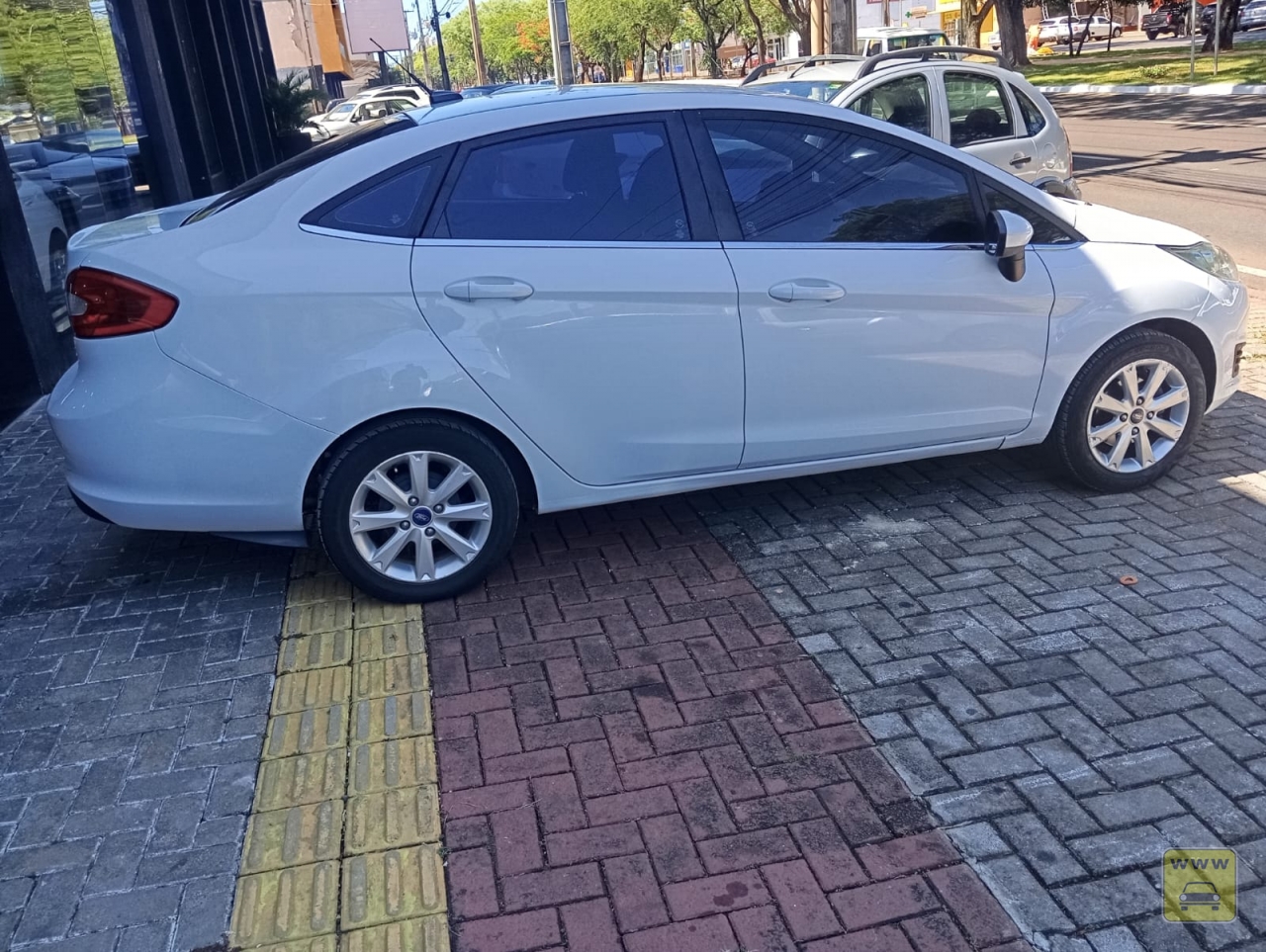 FORD FIESTA SE. Veículo ALMEIDA CARROS