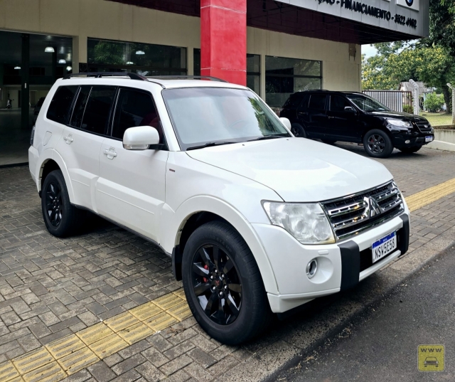 Seminovo: MITSUBISHI PAJERO FULL 7L 3.2 HPE D