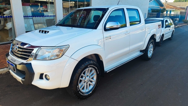 TOYOTA HILUX SRV 4X4 13/14 | Vande Veiculos | Portal OBusca