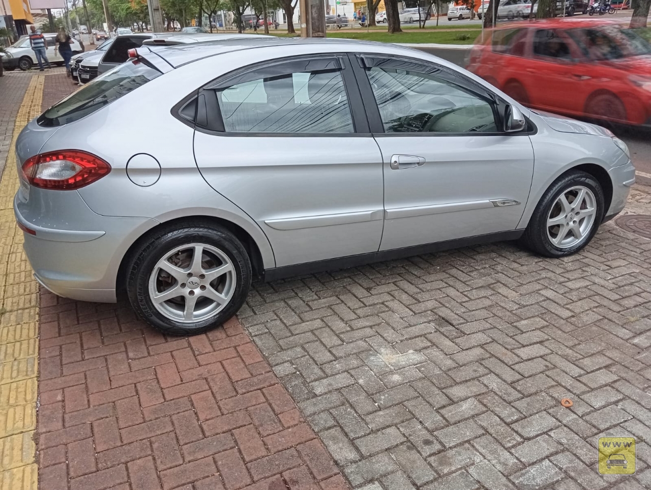 CAOA CHERY CIELO 1.6 HATCH. Veículo ALMEIDA CARROS