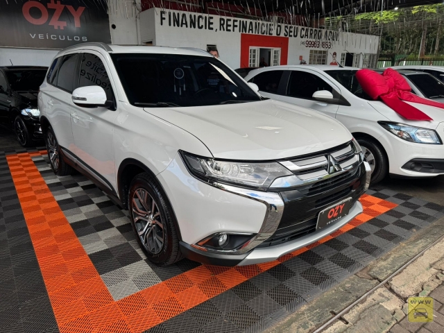 MITSUBISHI OUTLANDER COMFORT 2.0 17/18 | Ozy Veículos | Portal OBusca