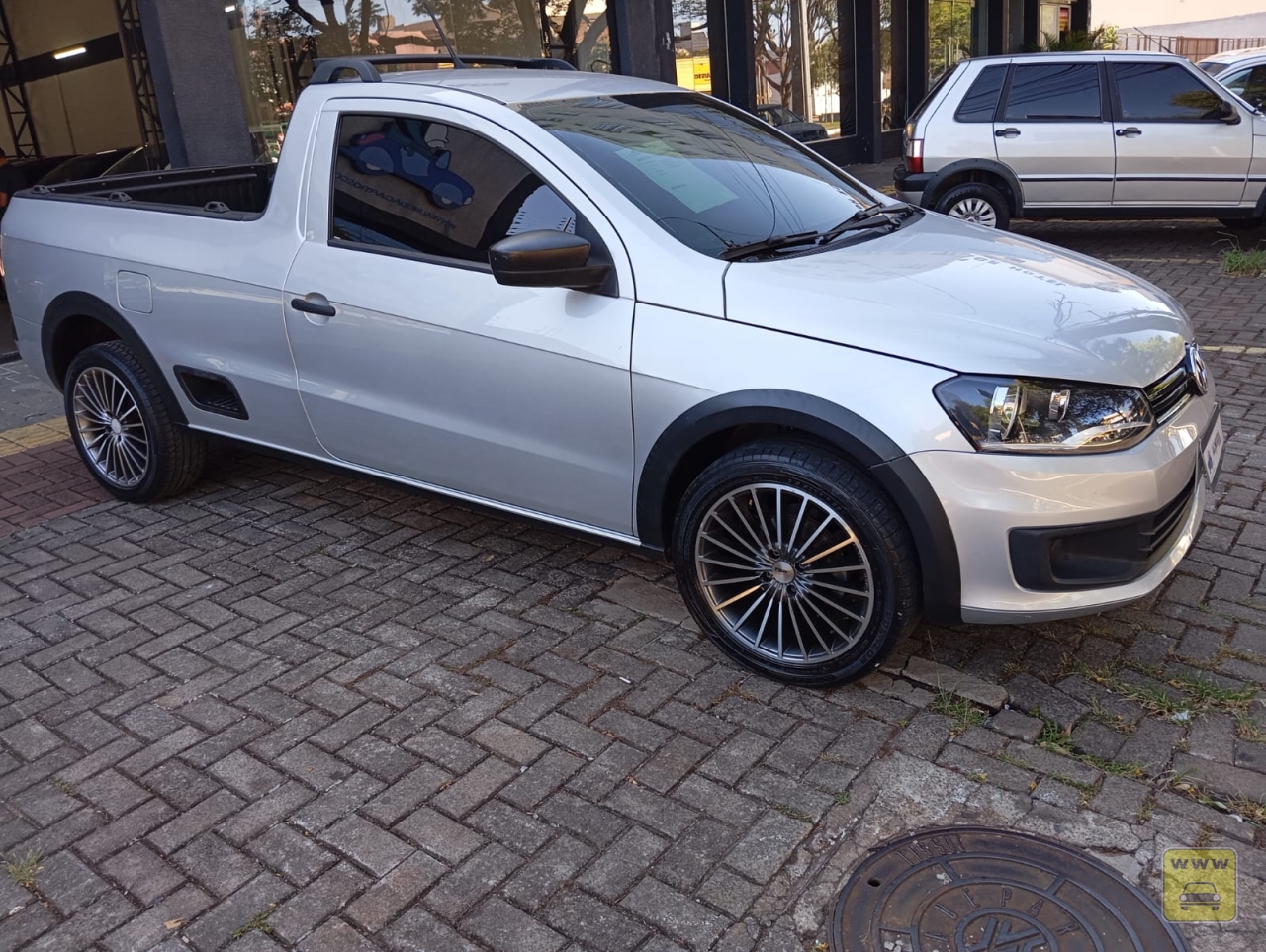 VOLKSWAGEN SAVEIRO TRENDLINE. Veículo ALMEIDA CARROS