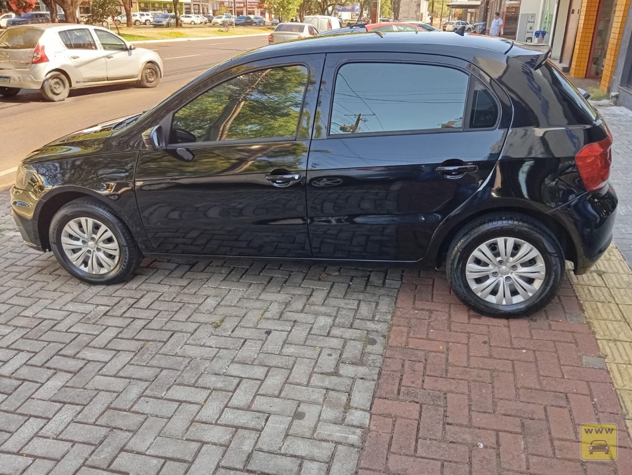 VOLKSWAGEN GOL TRENDLINE 1.0. Veículo ALMEIDA CARROS