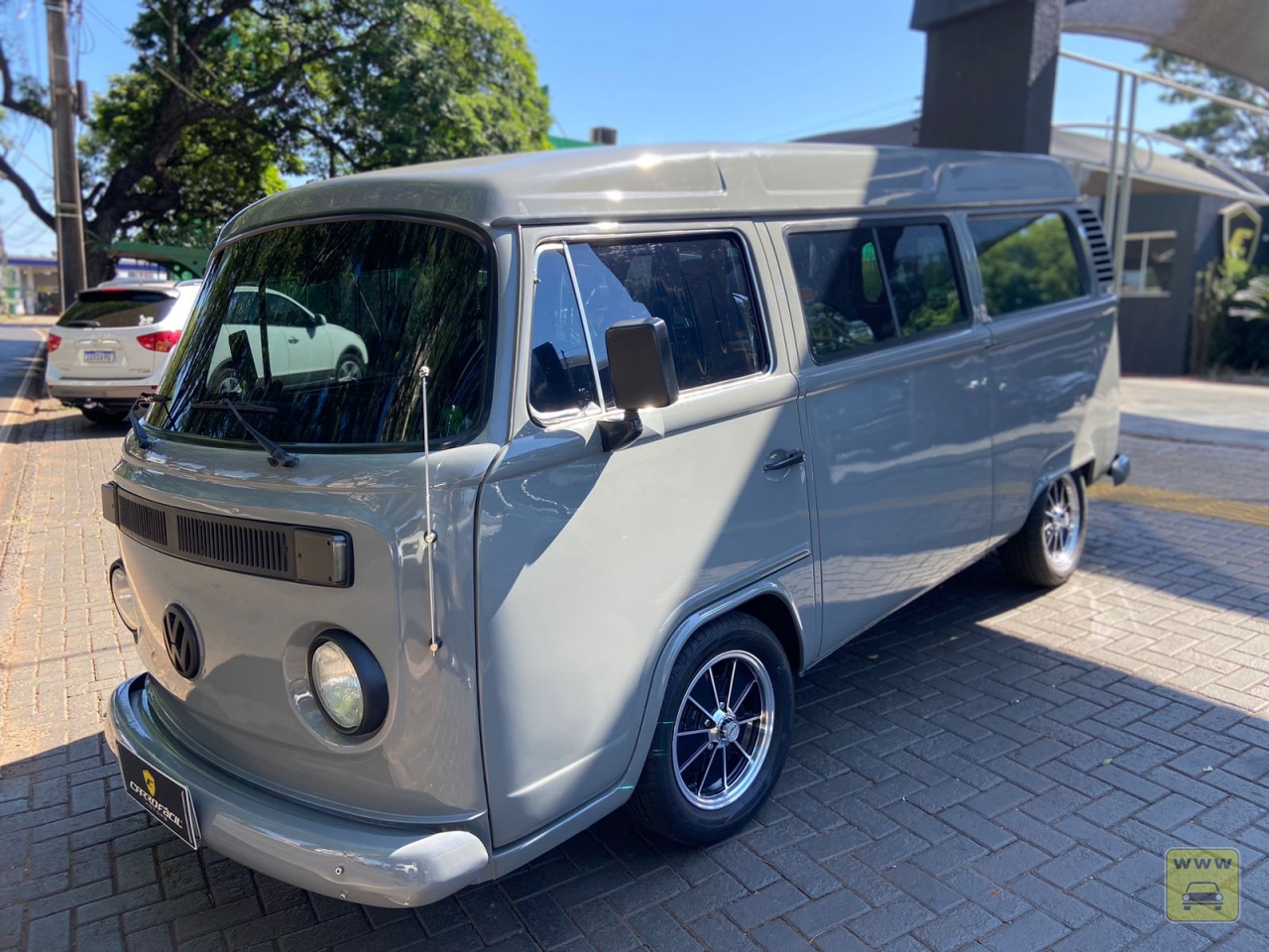 VOLKSWAGEN KOMBI