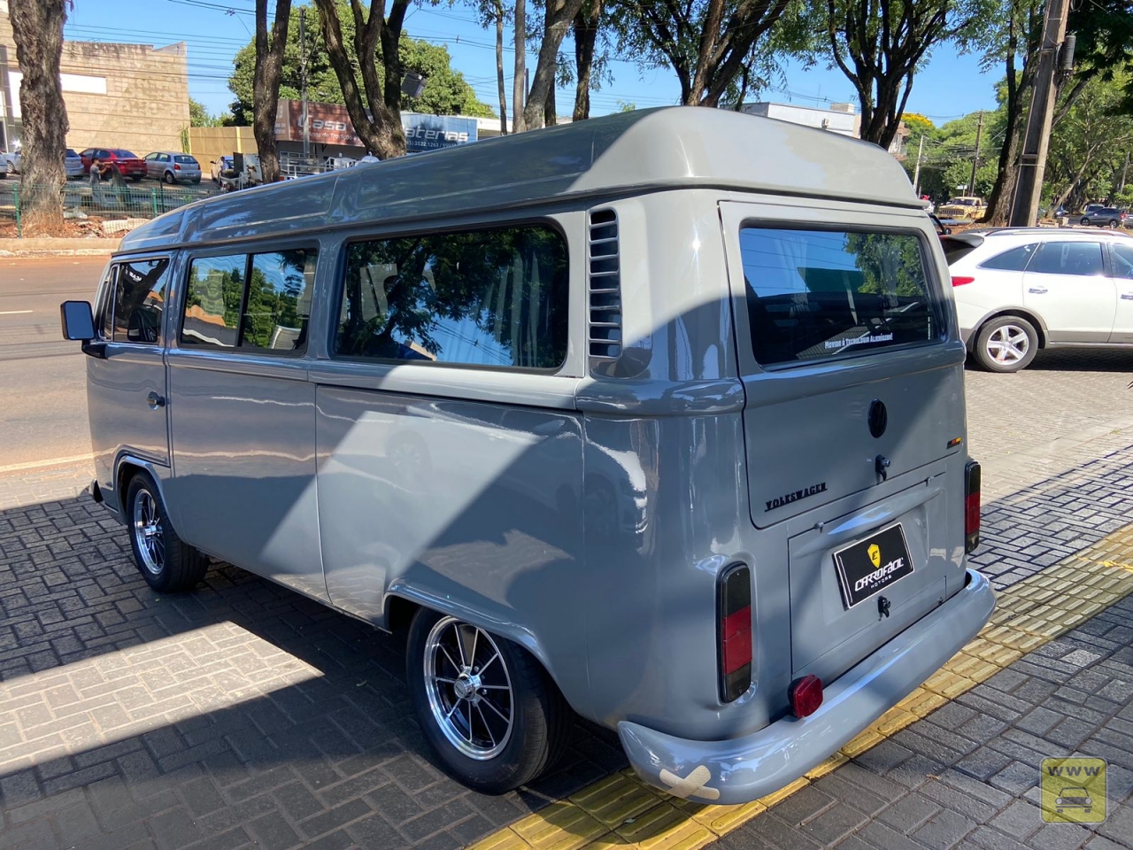 VOLKSWAGEN KOMBI