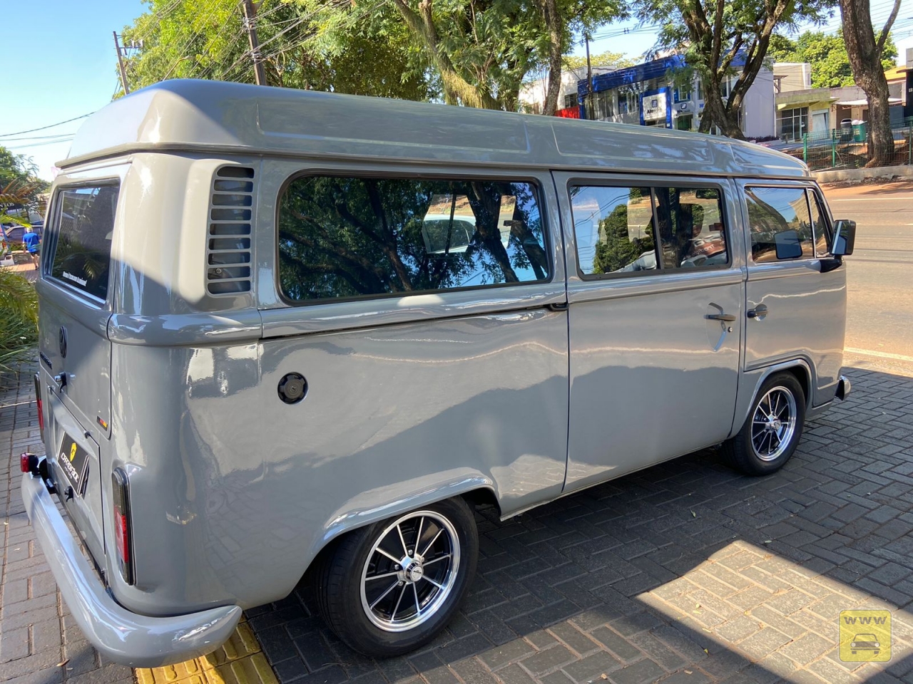 VOLKSWAGEN KOMBI