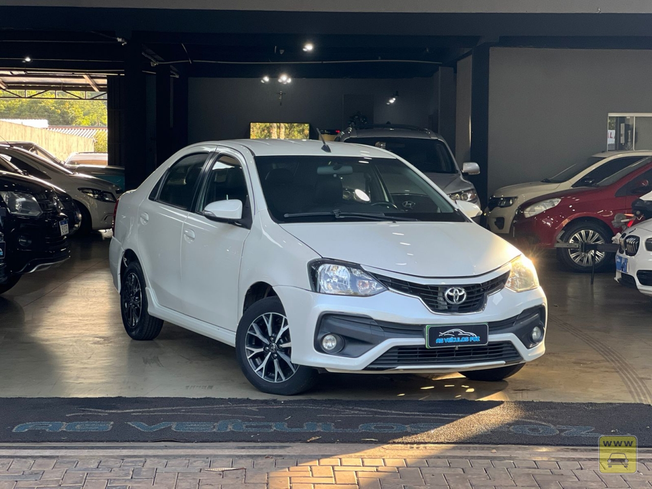 TOYOTA ETIOS SEDAN PLATINUM