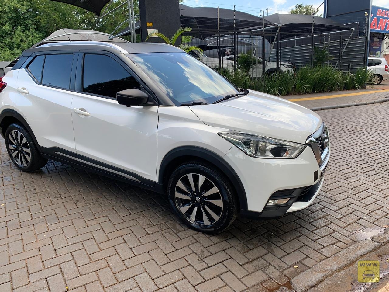 NISSAN KICKS SL CVT