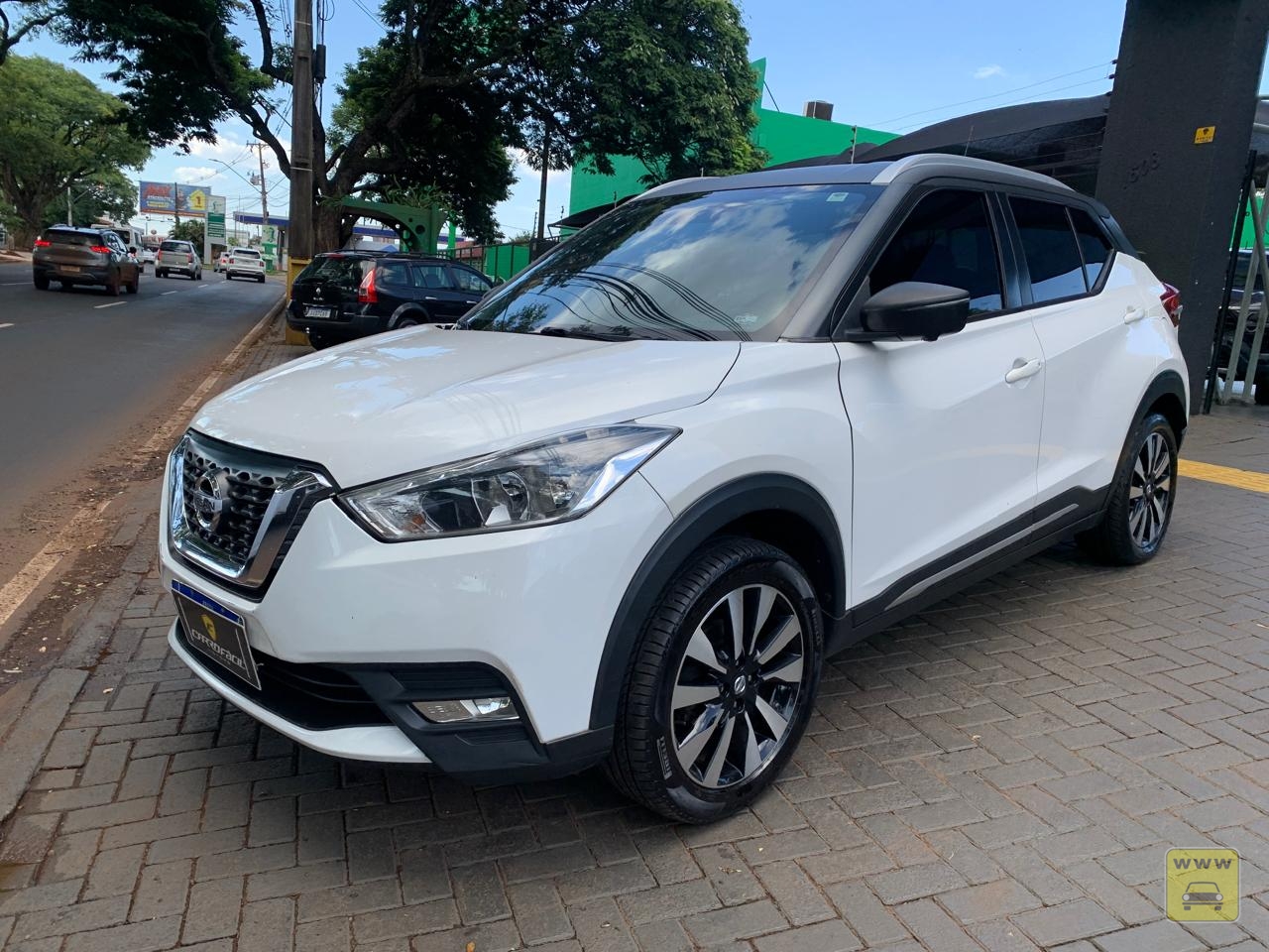 NISSAN KICKS SL CVT