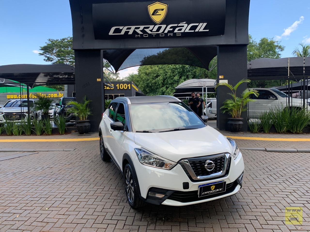 NISSAN KICKS SL CVT