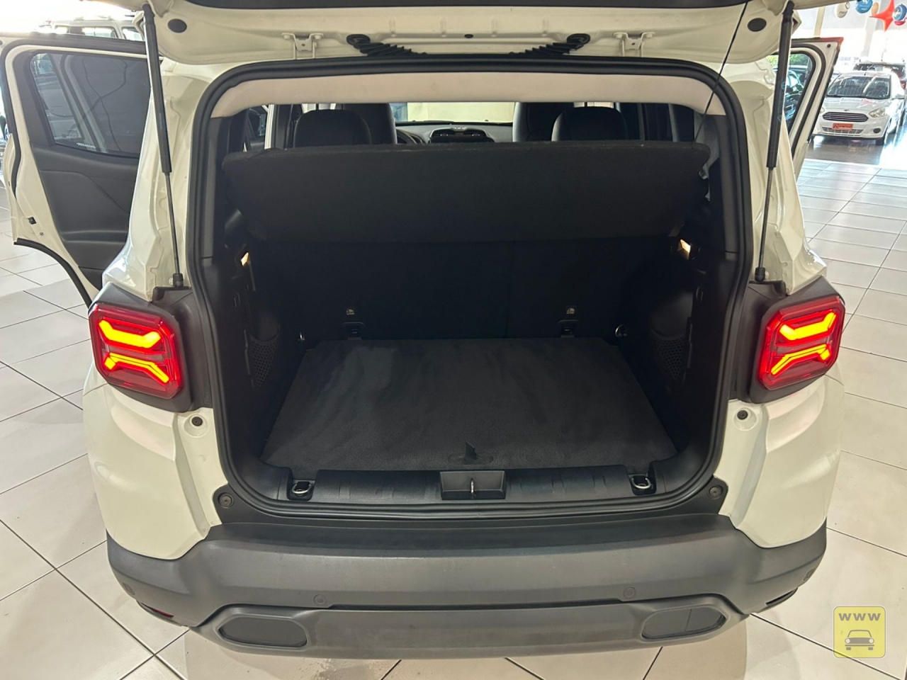 JEEP RENEGADE 1.3 T270 TURBO FLEX LONGITUDE AT6