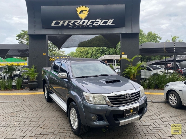 TOYOTA HILUX CD 4X4 SRV